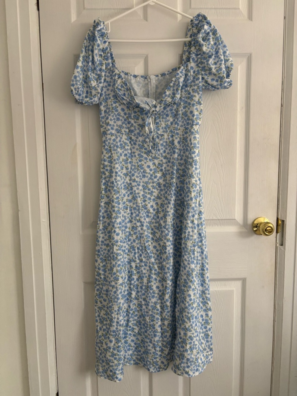 Blue Floral Puff-Sleeve Dress